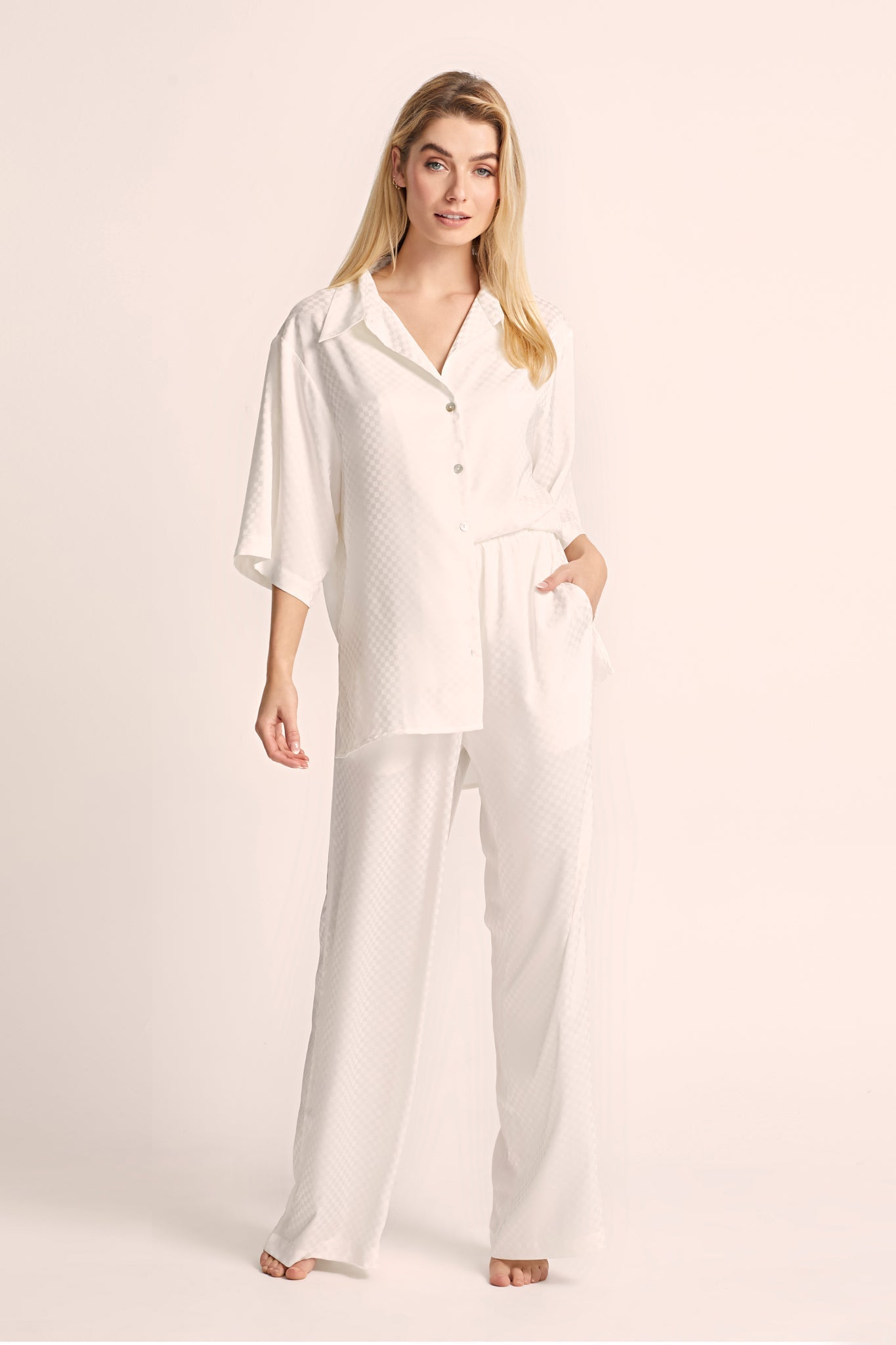 Gigi Relaxed Fit Lounge  - White